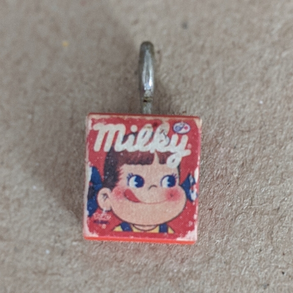 Vintage Jewelry - Tiny Delicate Vintage Japanese Milky Charm